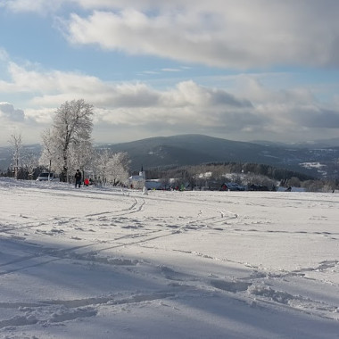 Výprava na sněžnicích
